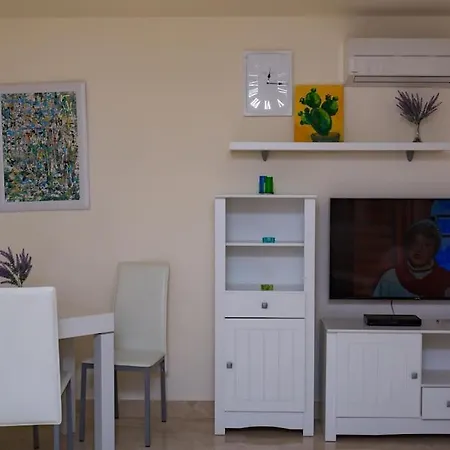 Апартаменты 2 Bedrooms In Magnolia Golf Resort, La Caleta Адехе