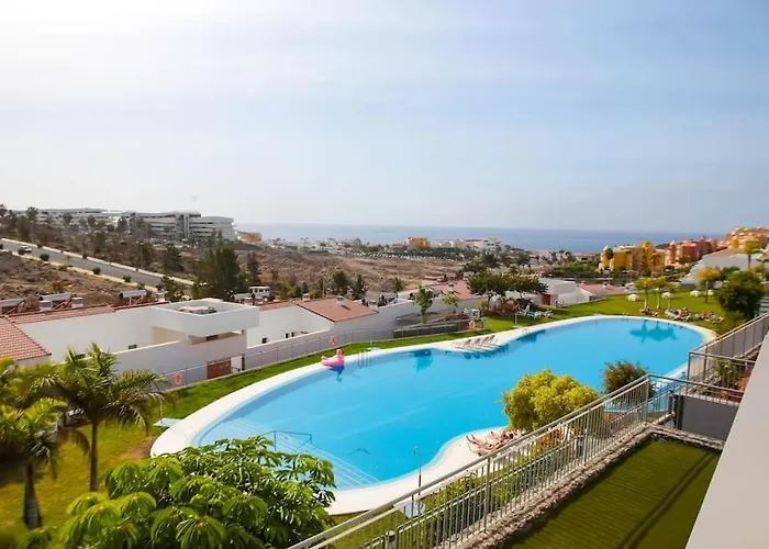 2 Bedrooms In Magnolia Golf Resort, La Caleta Апартаменти Адехе