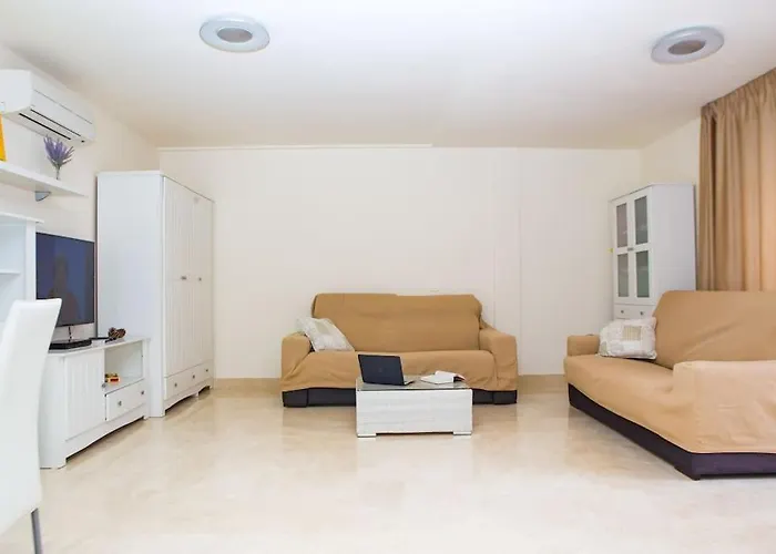 2 Bedrooms In Magnolia Golf Resort, La Caleta Apartamento Costa Adeje (Tenerife)